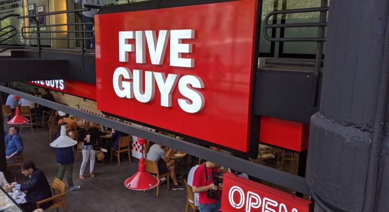 Five Guys Serrano